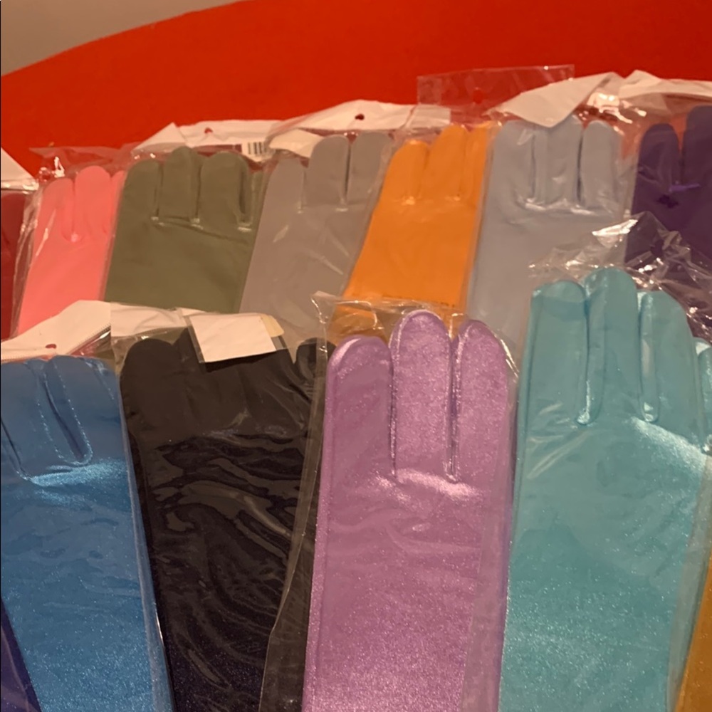 Colorful Assorted Gloves Set - Picture 4 of 6